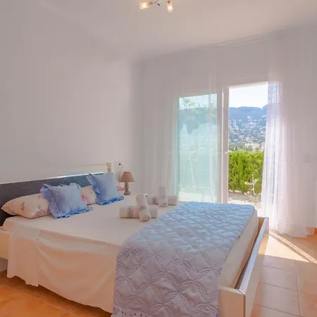 Villas Guzman-Grinev Holiday home *